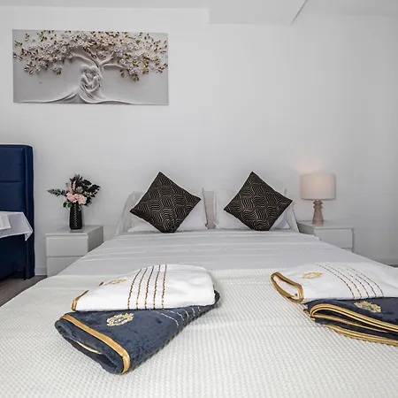 Villa Royal Elysee *