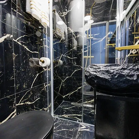 Royal Elysee Vila *